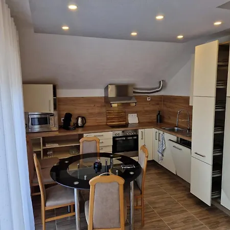 Mia شقة بيهاتش